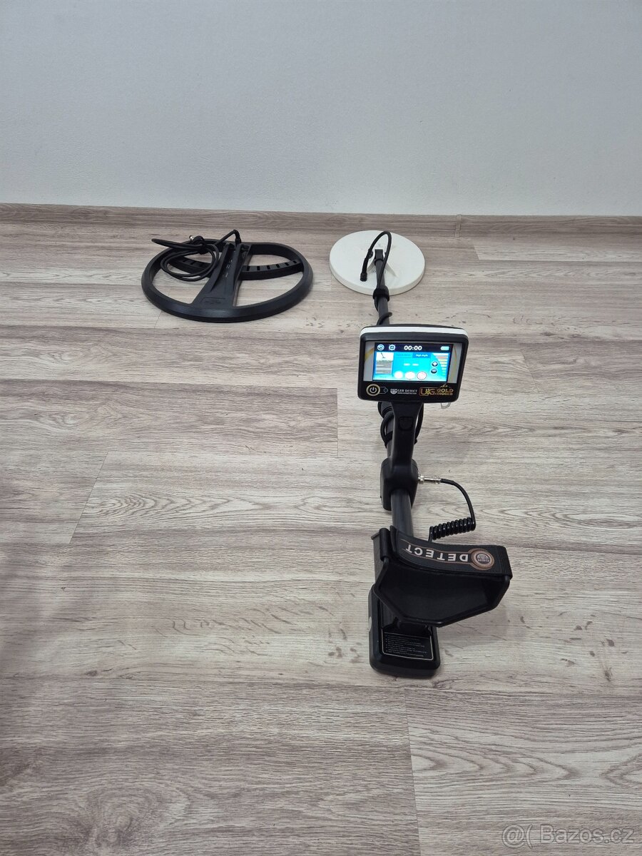 NOVA ZĽAVA Detektor kovov UIG GOLD DIGGER - 3