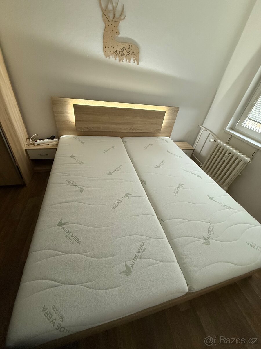 LED postel - půl roku stará - 3