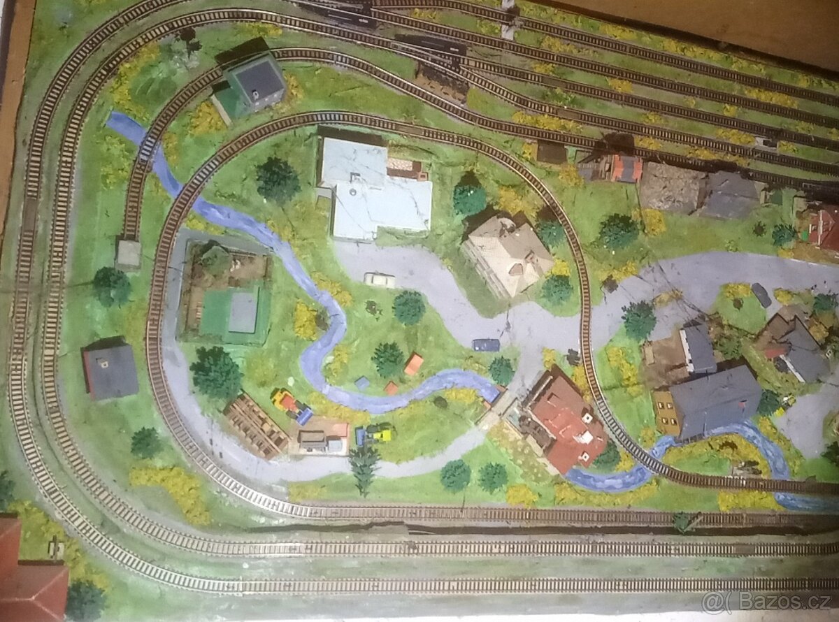 Modelová železnice N 1:160 panel 236x76cm s kolejivem Piko - 3