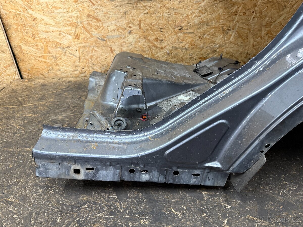 ZADNÍ LEVÁ BOČNICE FORD KUGA MK2 - 3