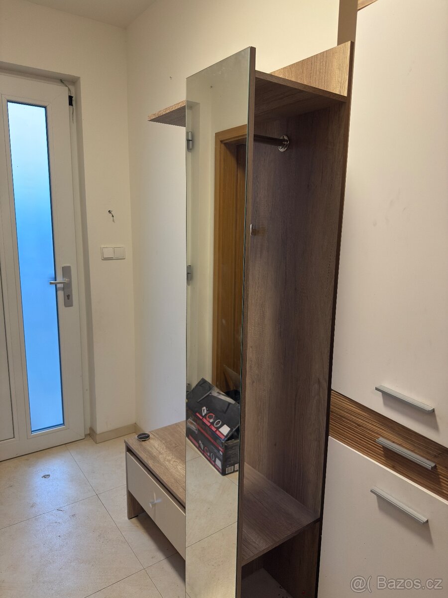 Předsíňová stěna - 3