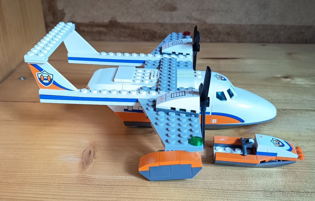 Lego záchranářský hydroplán - 3