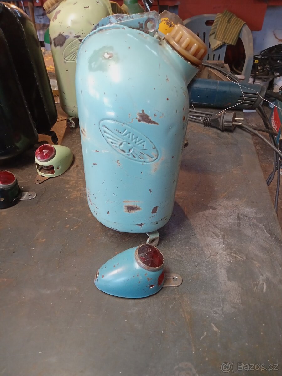 Predám diely Jawa 550,555 modre - 3