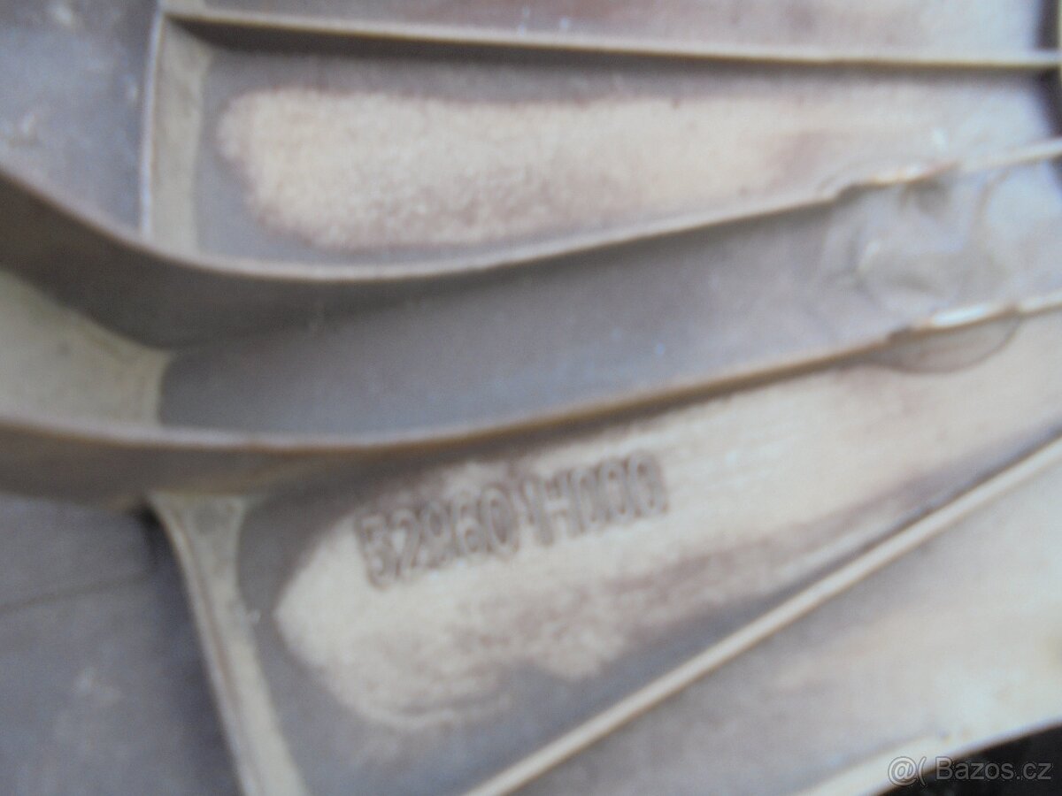 15" poklice original KIA sada za 400,- - 3