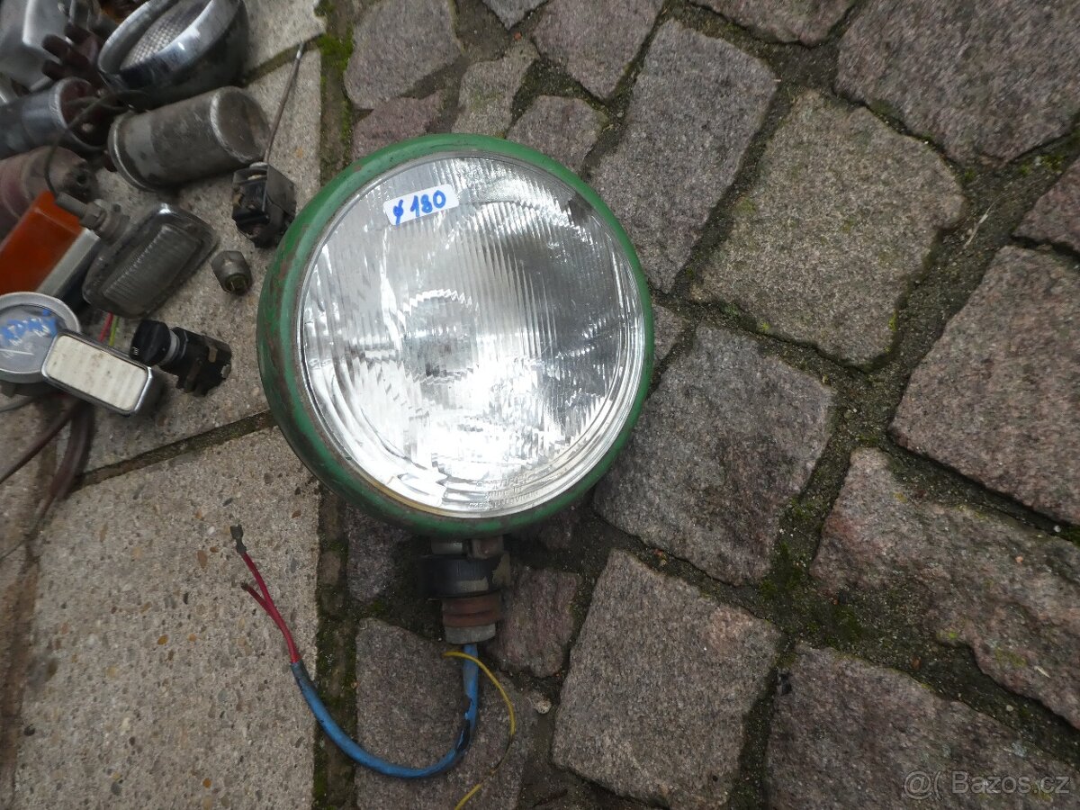 Reflektor Praga , Škoda - 3