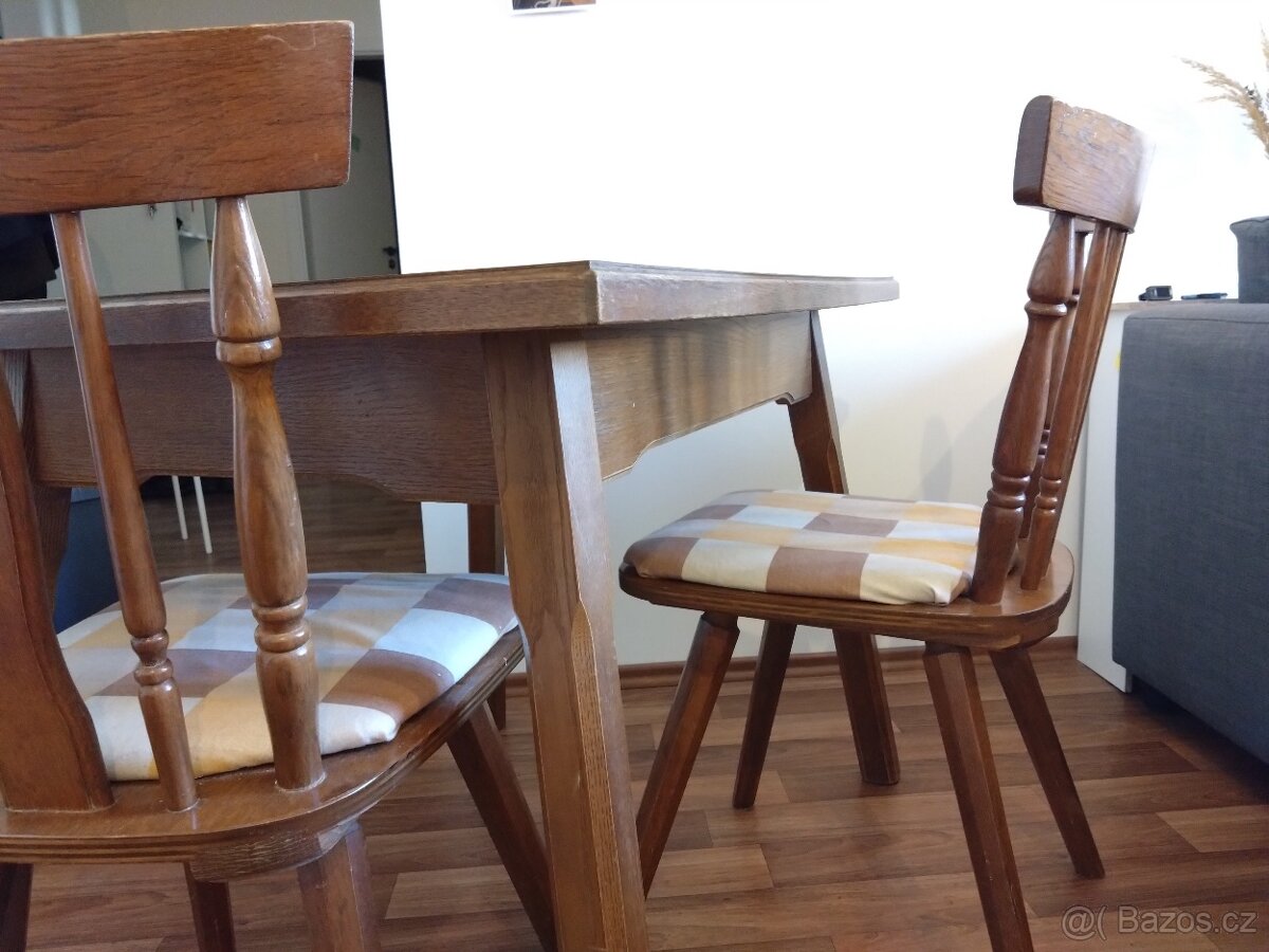 Prodám dřevěný stůl a dvě židle - 3