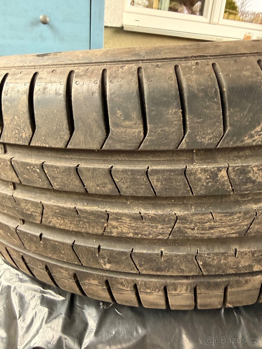 Pirelli 235/50 R19 99V - 3