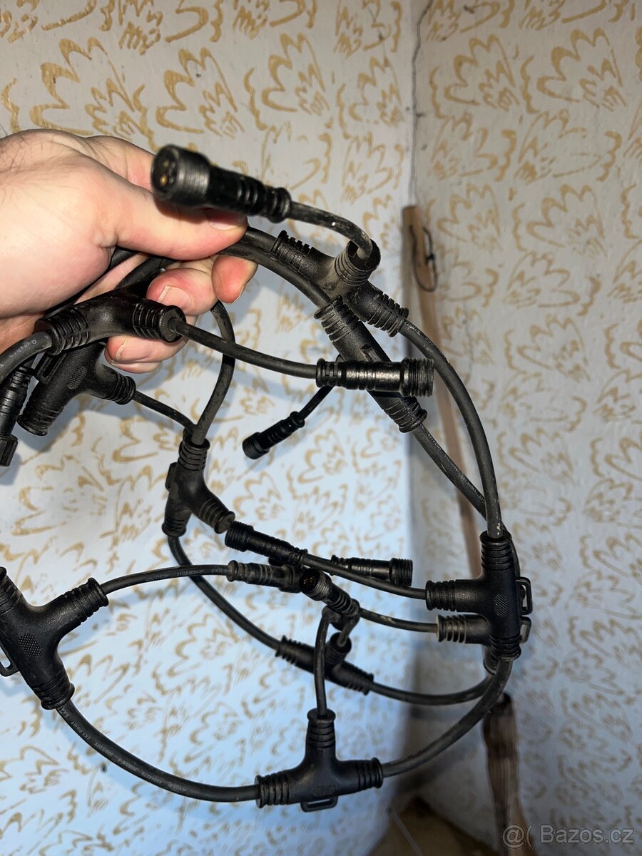 Voděodolný 2-pinový rozbočovací kabel (T-Splitter) - 3