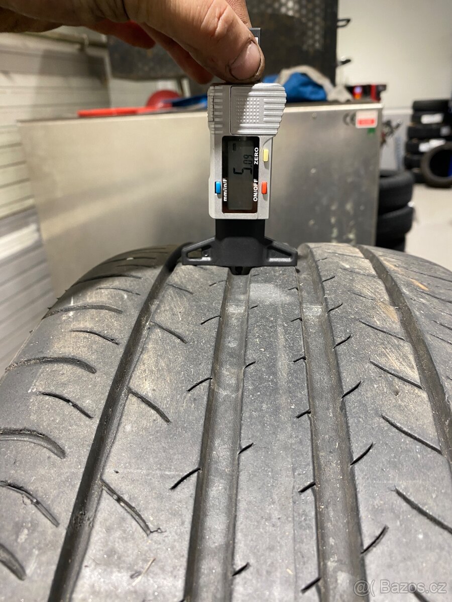 Prodám letní pneu 235/45/18 dunlop - 3