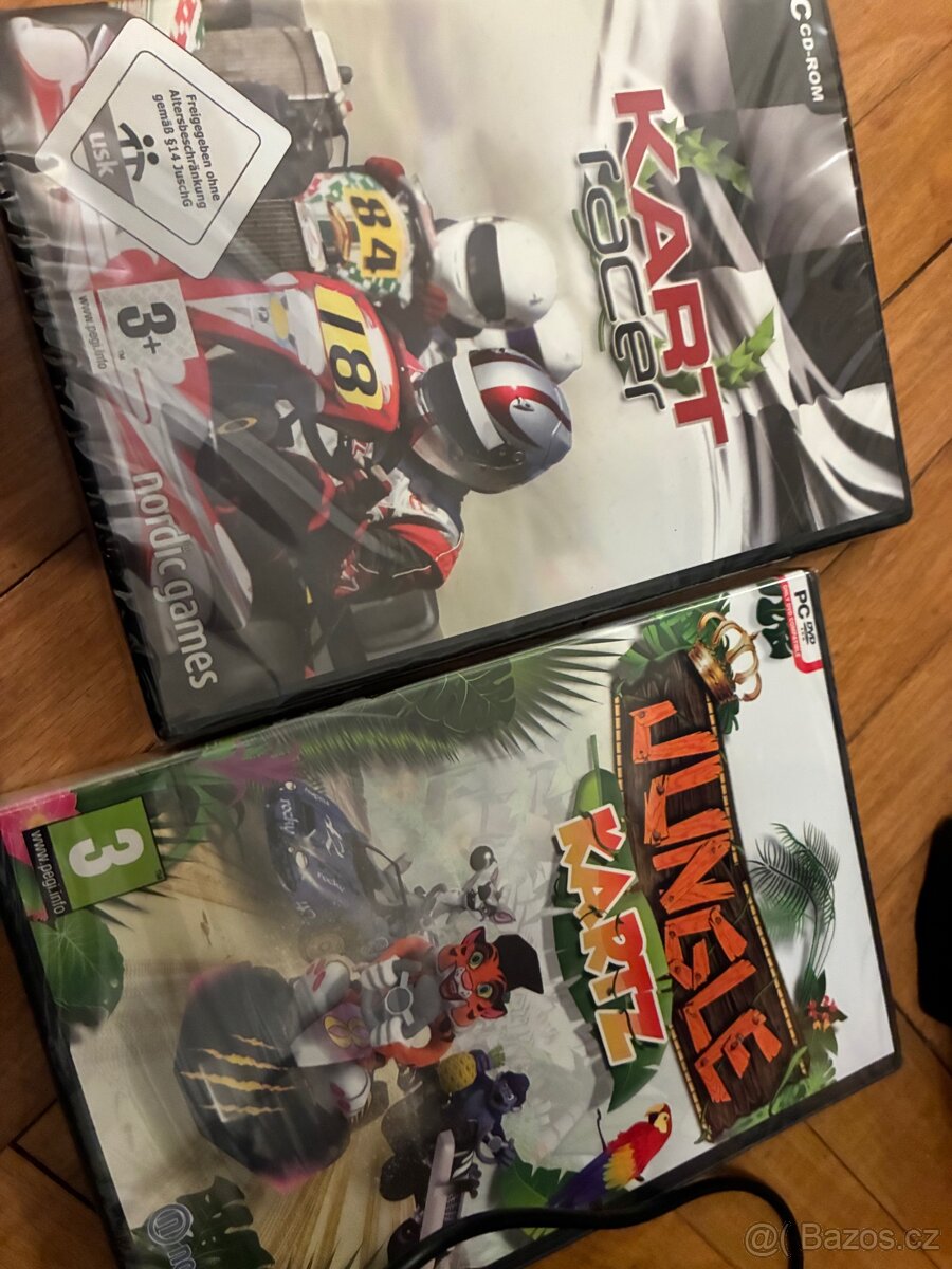 Herní volant , pedály a dvě hry - 3