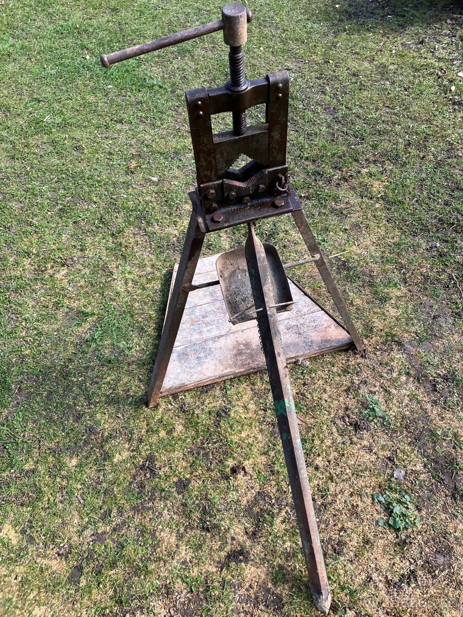 Svěrák na trubky - 3