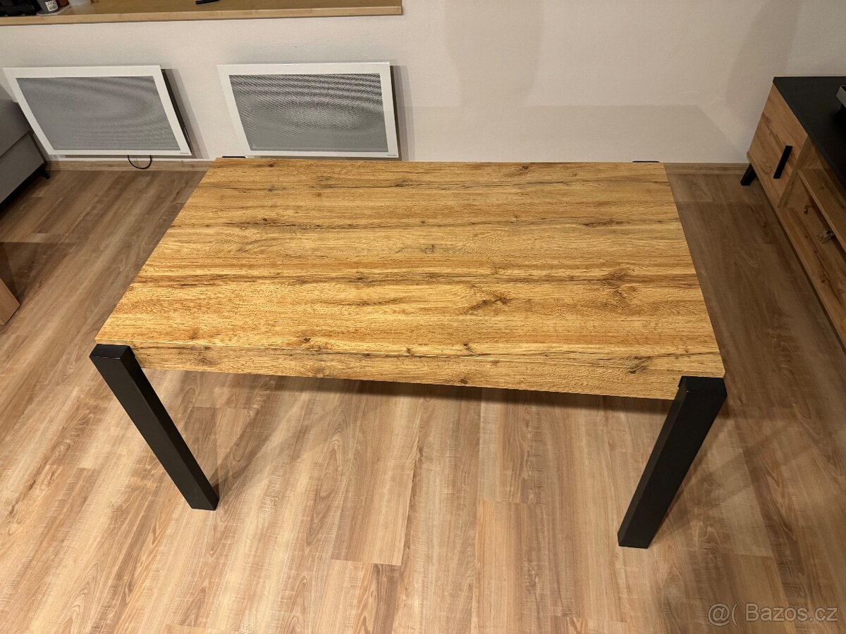 Jídelní stůl - 3