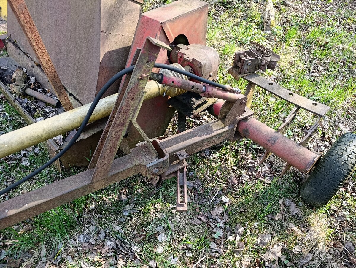 Řezačka na trávu - 3