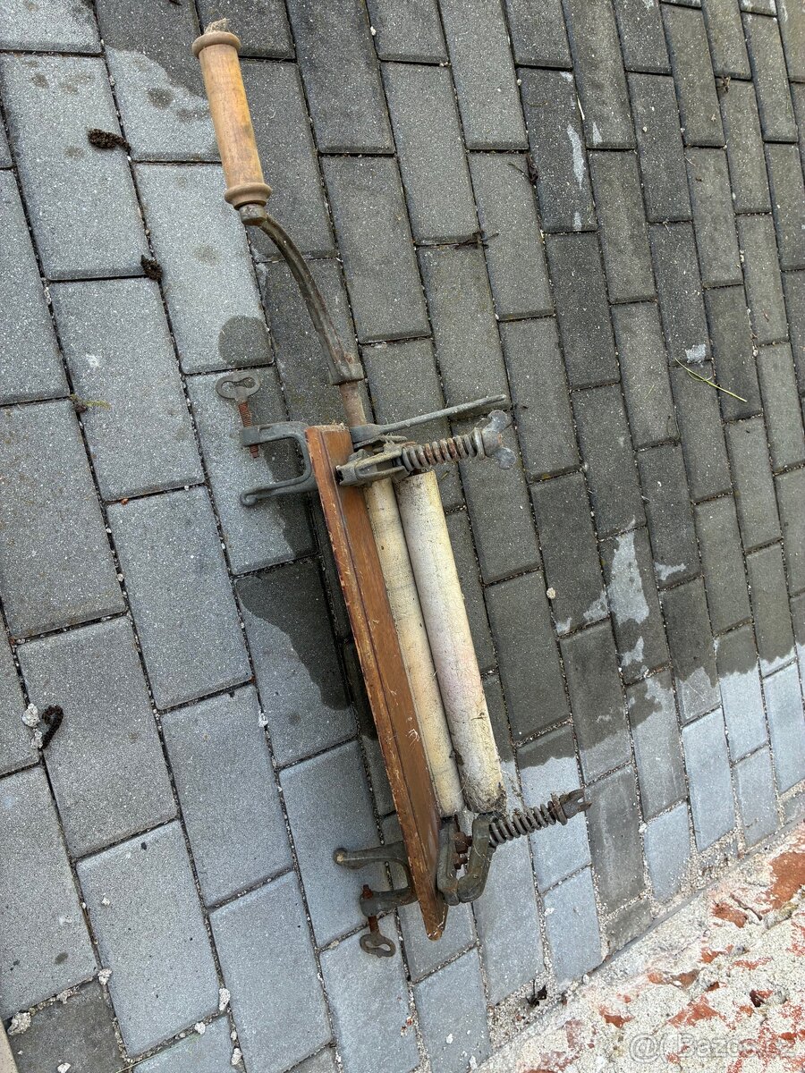 Historický ruční mandl - 3