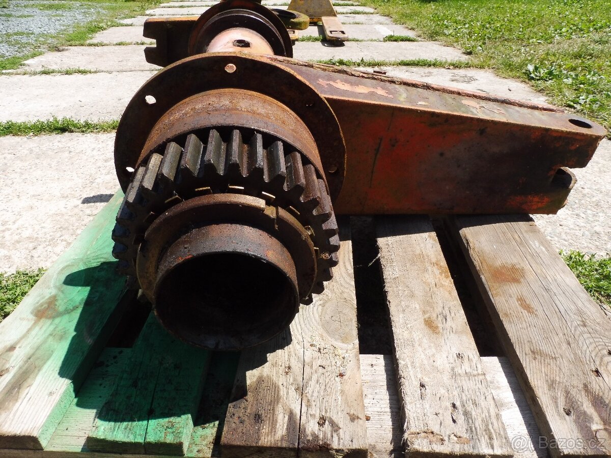 Otoč nakladače UNHZ 750 - 3