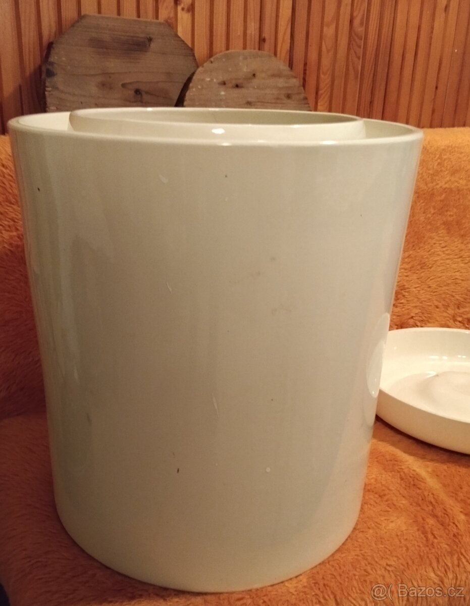 Nabízím velký hrnec na zelí s poklopem starý bílý - 3