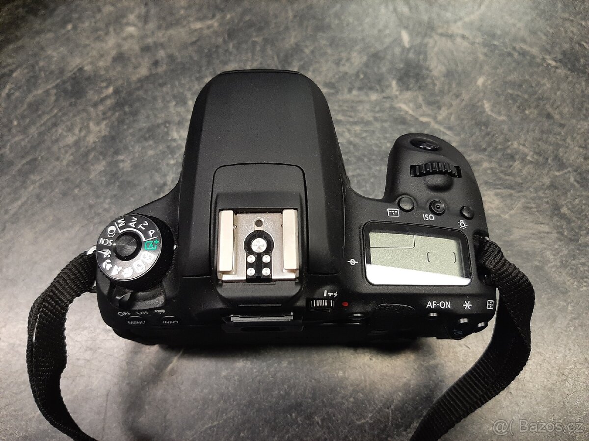 Zrcadlovka Canon eos 77D - 3