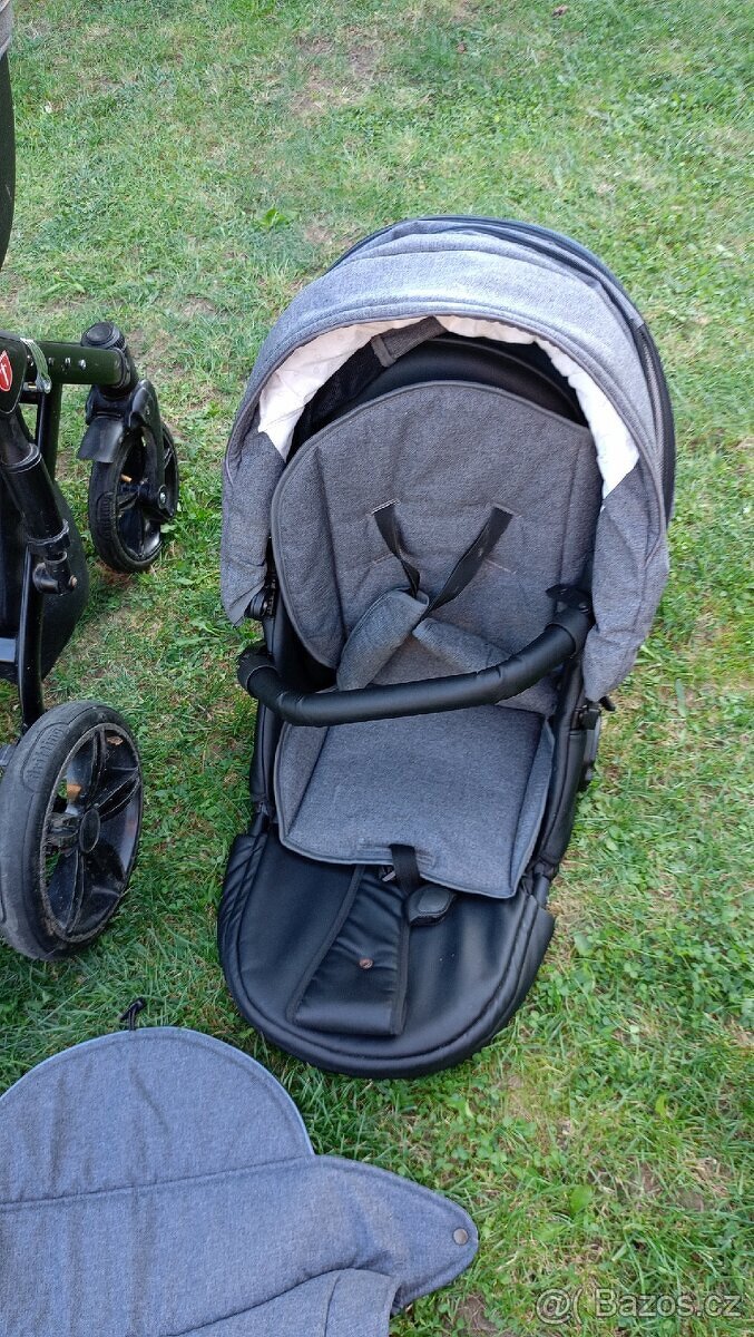 Kočárek Tudore Forester - 3