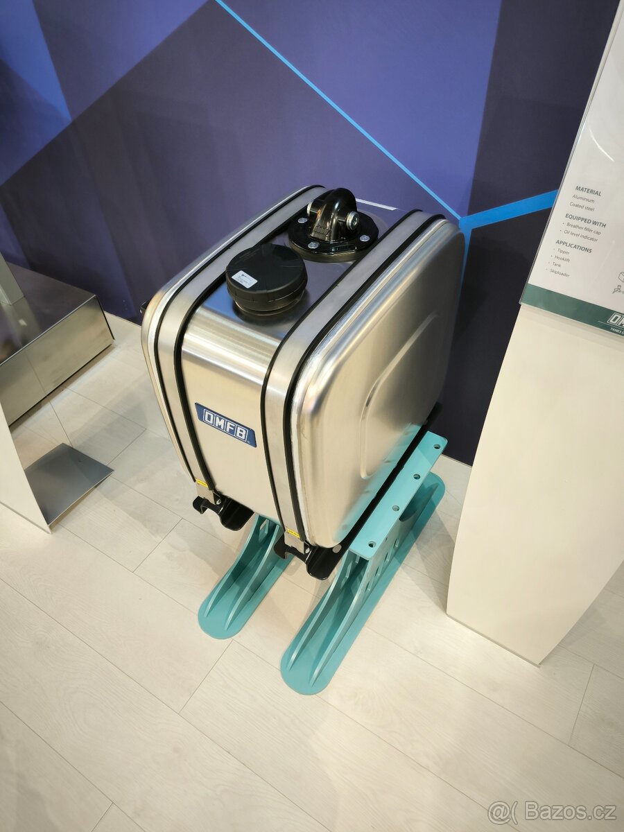 Hydraulické/Palivové nádrže - 3