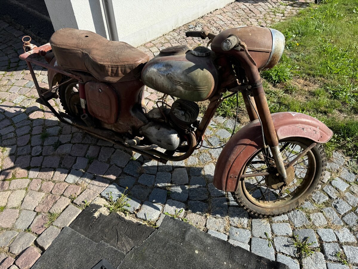 Jawa CZ 150/352 - 3