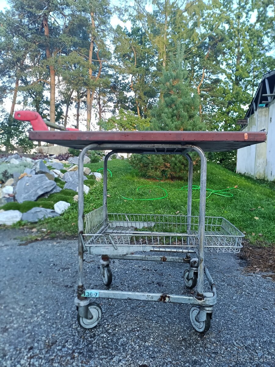 Dílenský vozík na nářadí. - 3