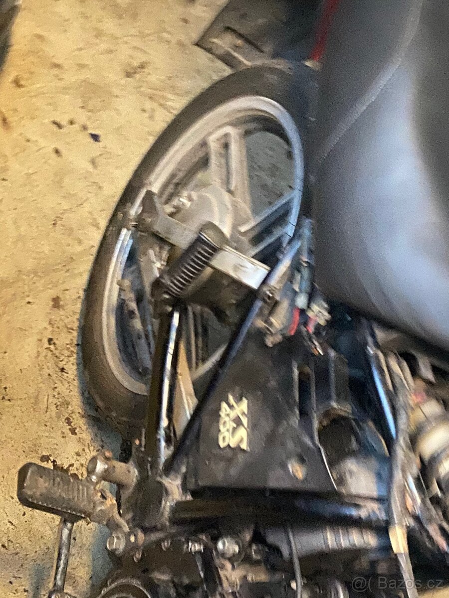 Yamaha XS 400 DOHC 1985 - 3