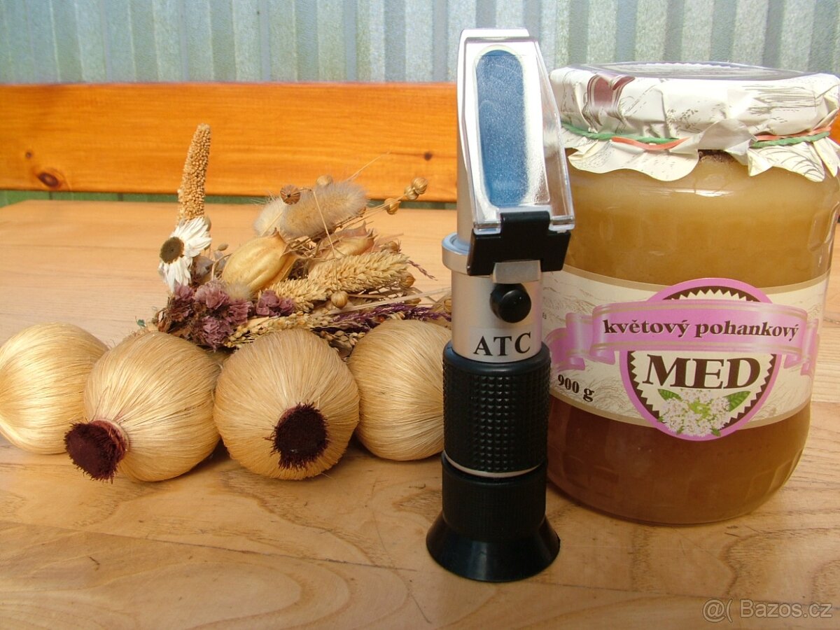 Refraktometry měří cukernatost + % alkoholu + voda v medu - 3