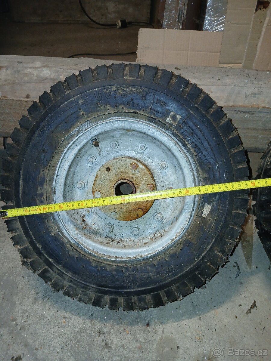 Prodám kolečka 4.00-8, 6.00-9,kovové okna - 3
