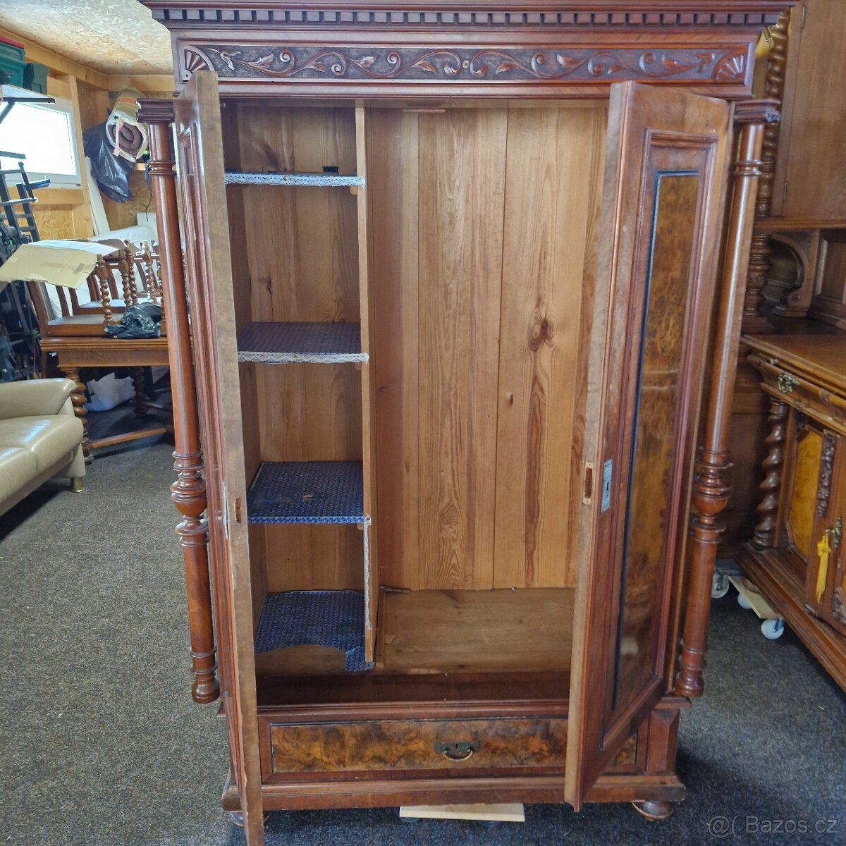 Starožitná skříň- komoda - 3