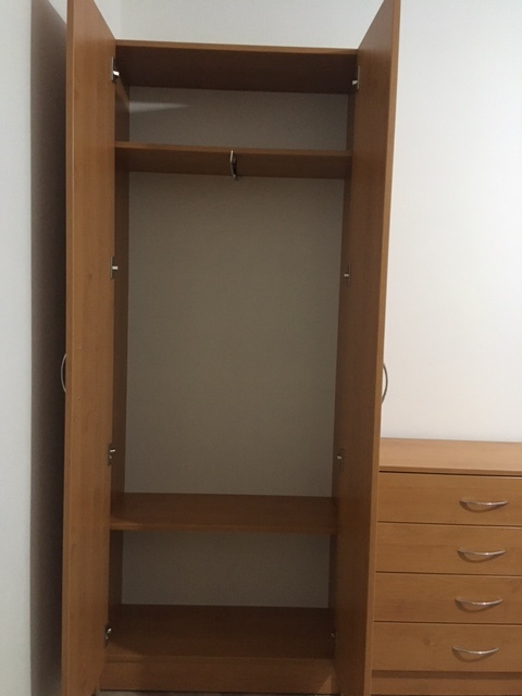 Komoda, šatní skříň, psací stůl - 3