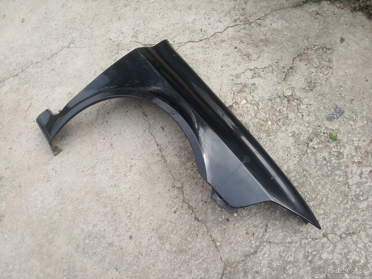 Přední pravý blatník Renault Laguna2 - 3