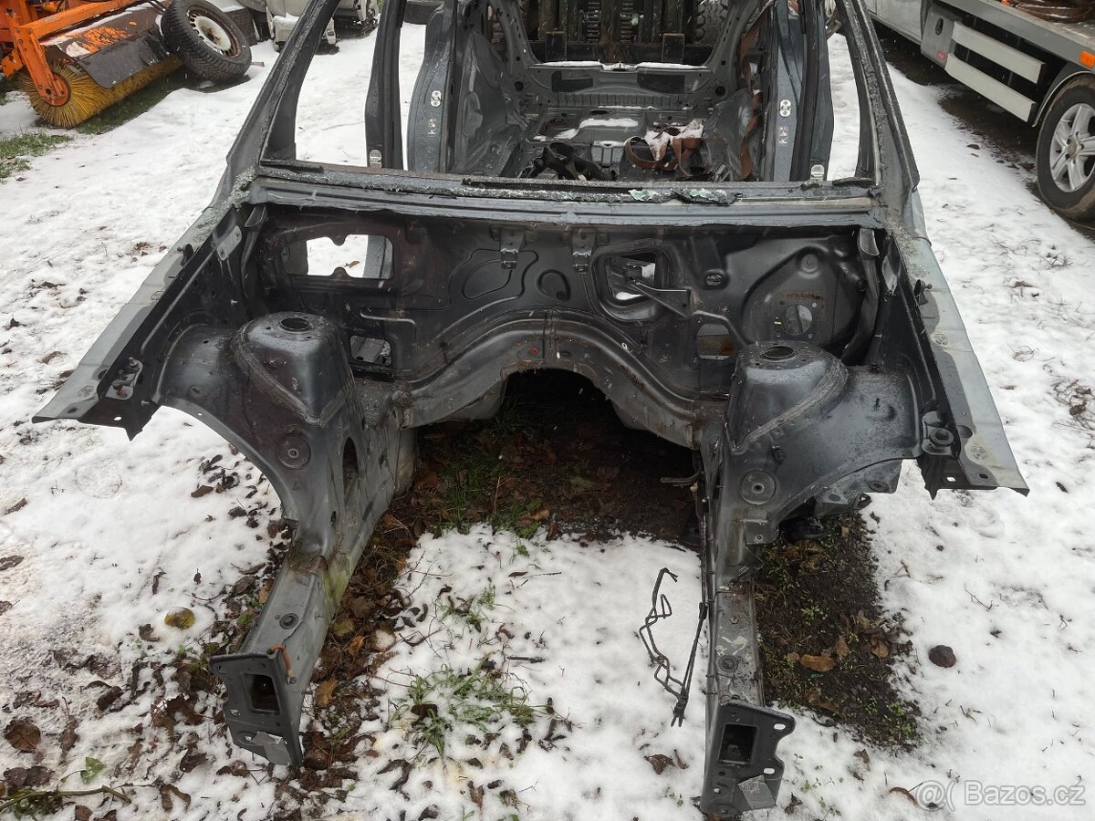 Mercedes GL - karoserie - 3