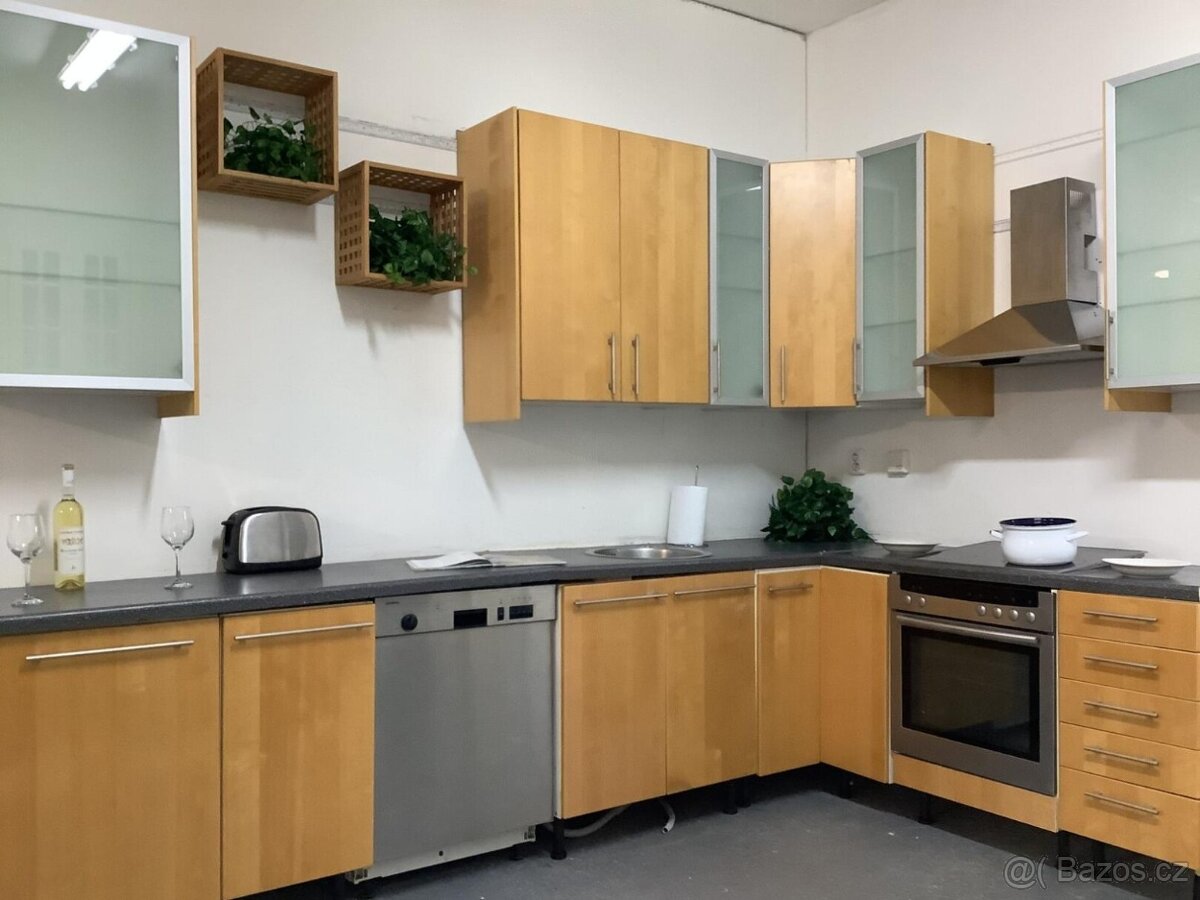 Nadčasová kuchyně GRÉTA - 3