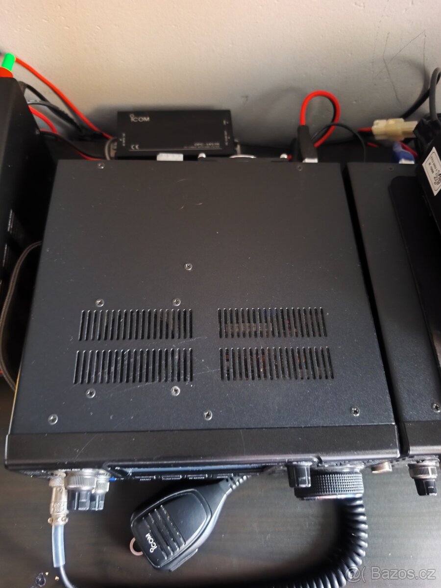 ICOM IC -7300 HF/50mhz - 3