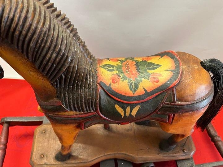 Starý, dřevěný houpací kůň - 3