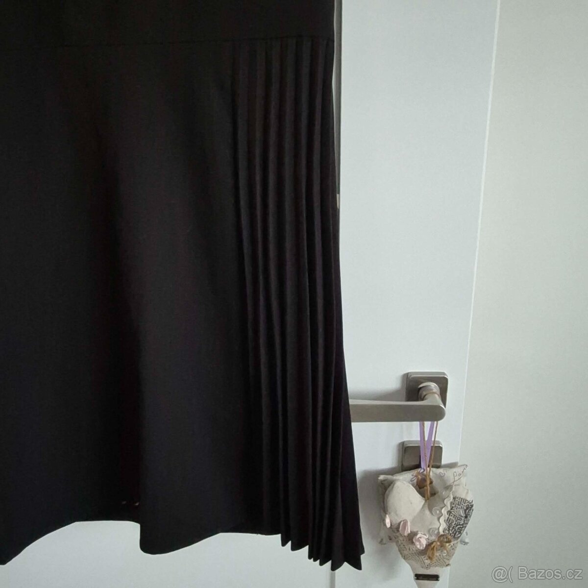 NOVÉ - Černé šaty ORSAY 40 - 3