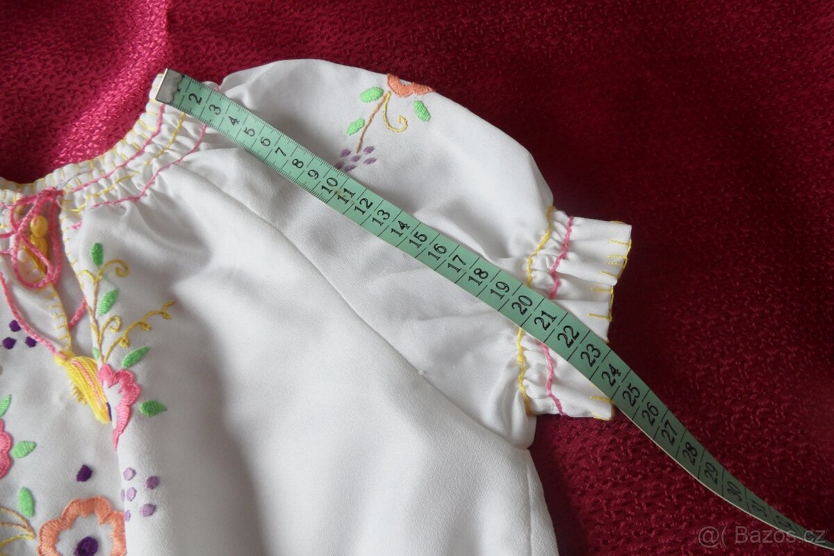 Dětská ručně vyšívaná halenka - 3