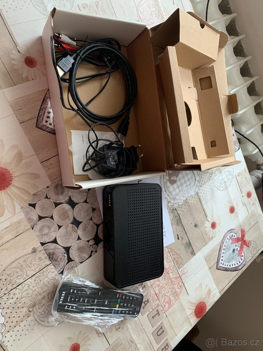 DVBT 2 Settop box z HBBRid TV (červene tlačitko) - 3