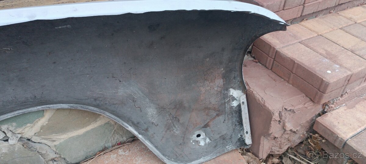 Škoda 100 přední blatníky - 3