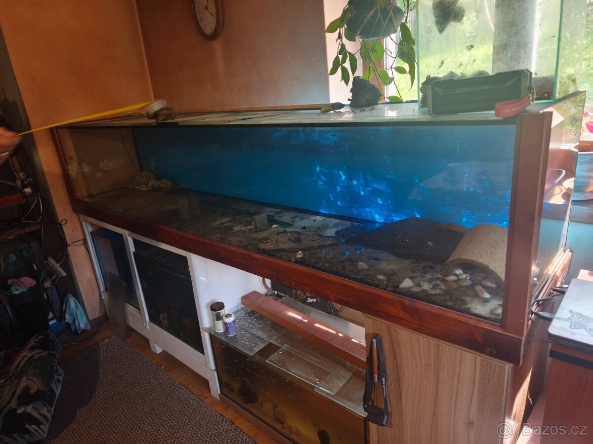 Prodám akvárium 530 litrů - 3
