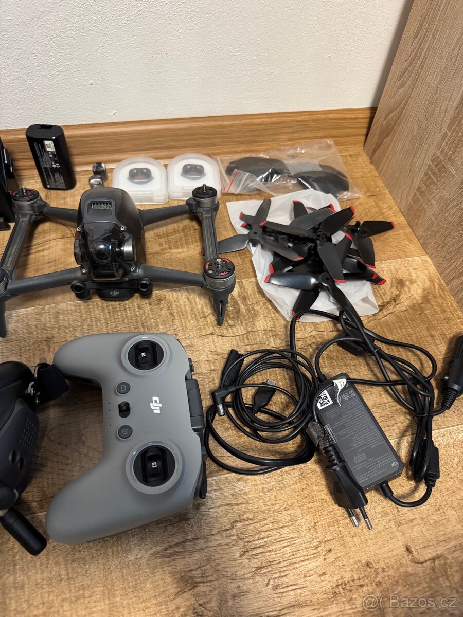 DJI FPV MEGA SET – 4 baterií, Goggles V2, controller 2 - 3