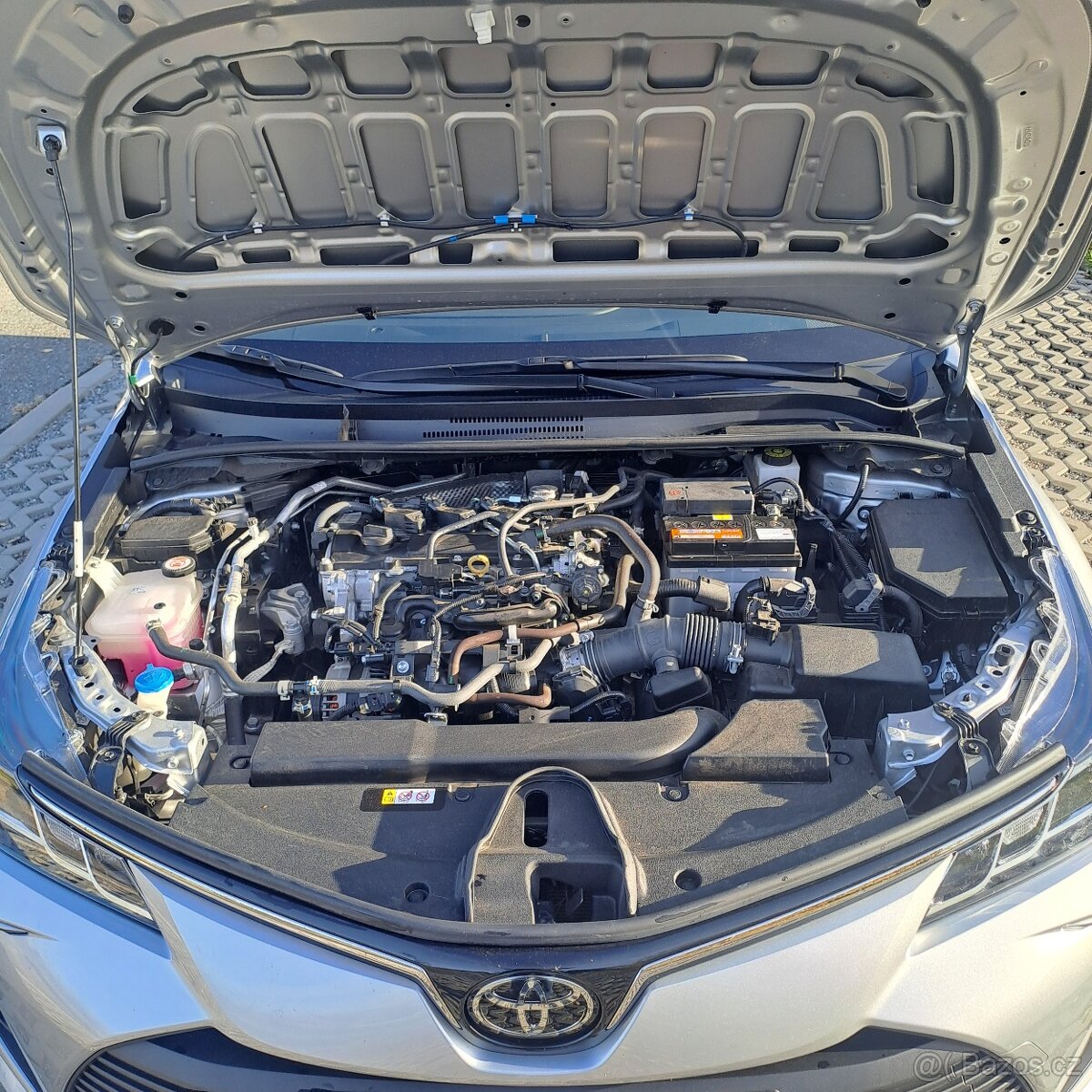 Toyota Corolla 1,5 / 92 kW, automat, v záruce - 3