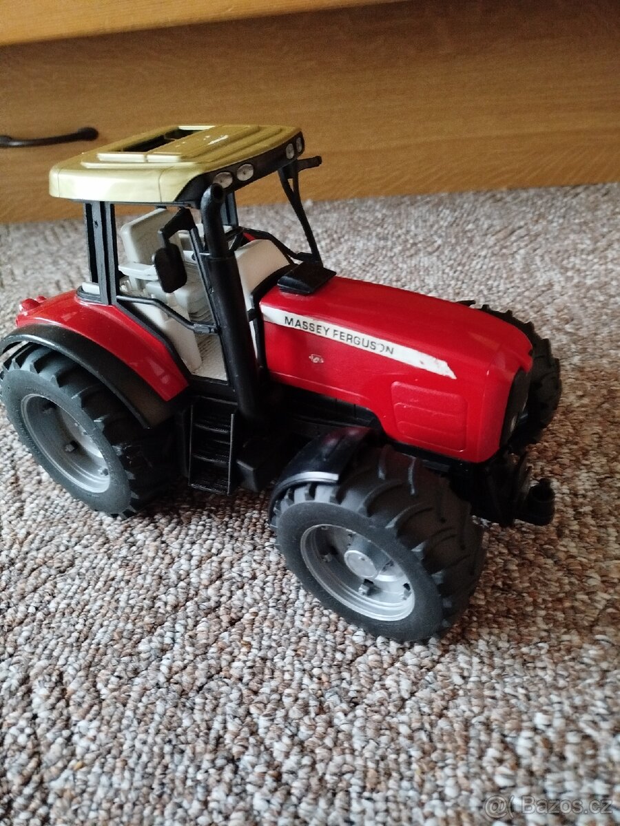 Dětský plastový traktor Massey Ferguson - 3