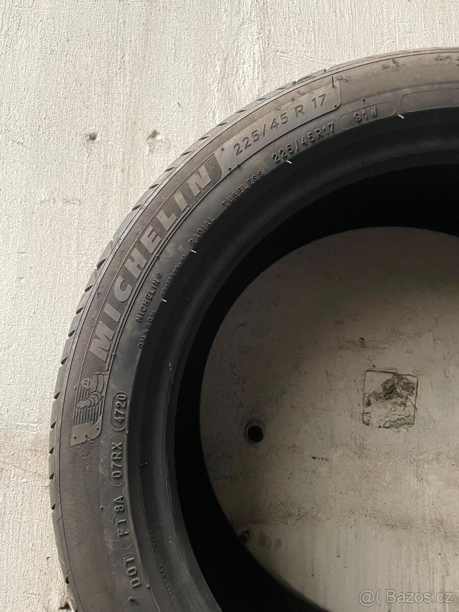 Prodam letni sadu pneu Michelin 225/45 R17 - 3
