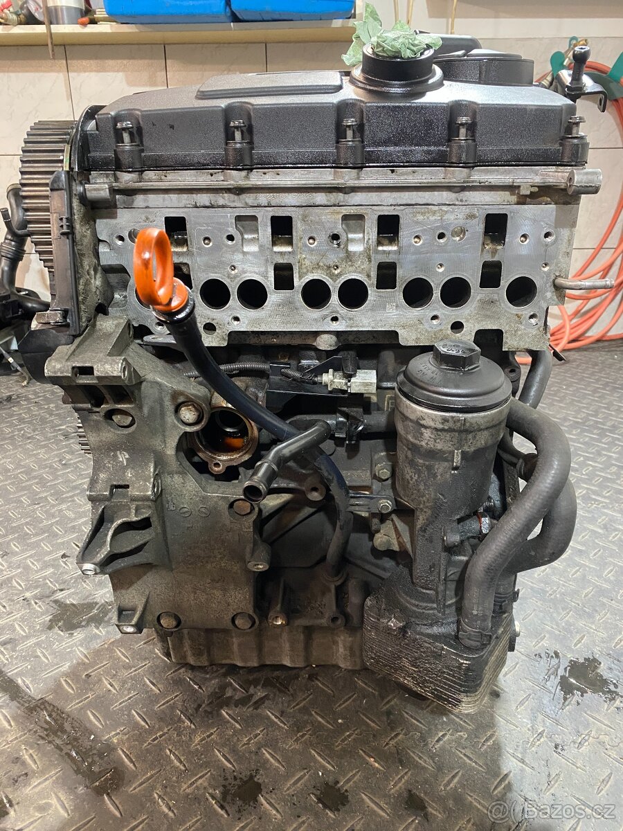 Motor BKD 2.0 TDI 103kW - blok, sání, EGR - 3