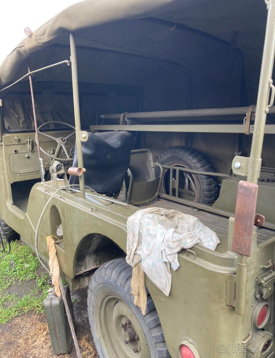 Predám Jeep Willys sanitku - 3
