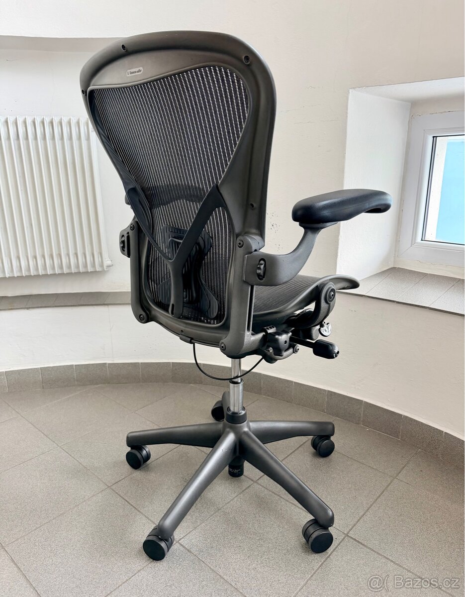 kancelářská židle Herman Miller Aeron - 3