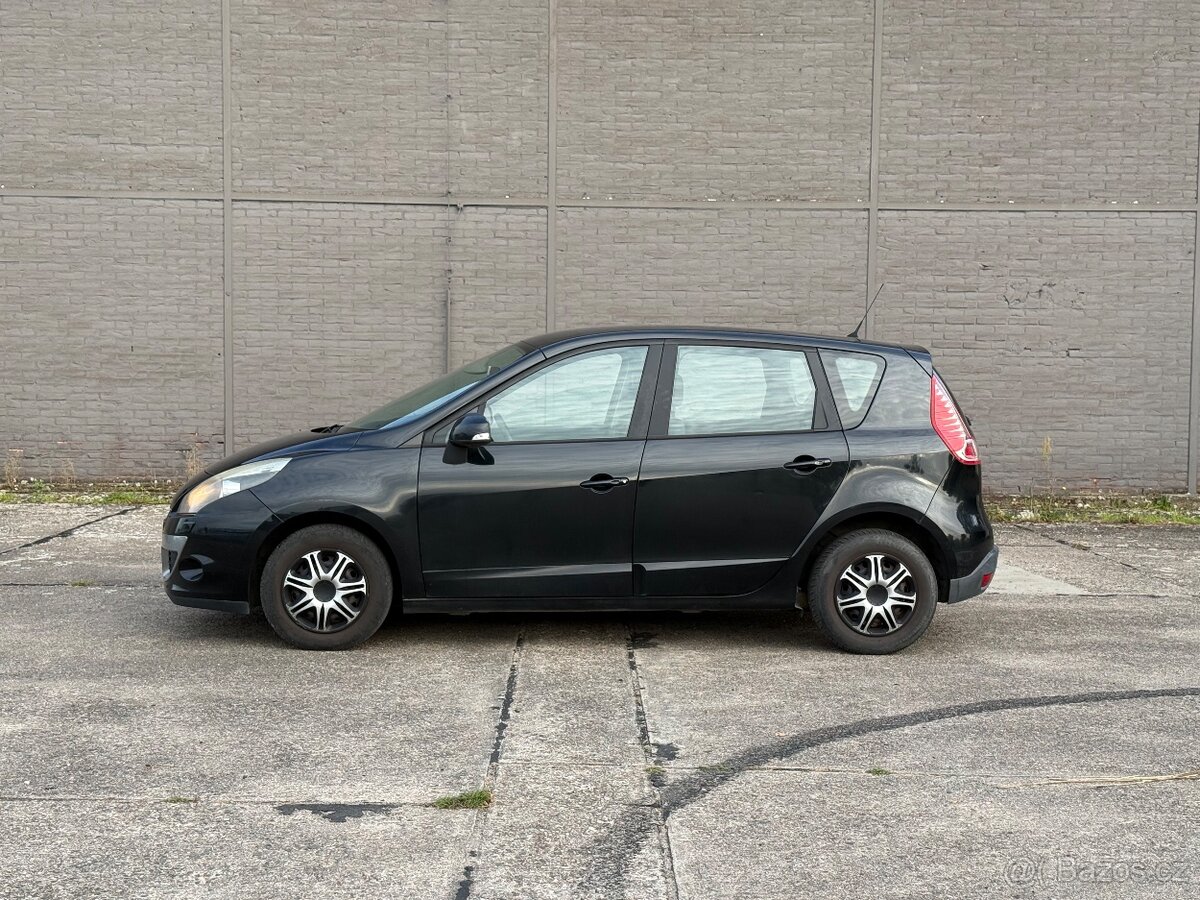 Renault Scénic 1.5 dCi 70 kW, rok 2012 - 3
