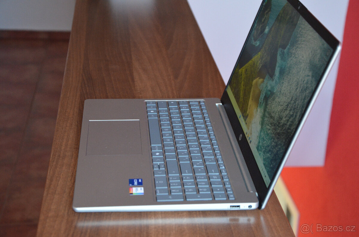 HP Laptop 15 i7/16GB/SSD 512GB M.2/záruka - 3