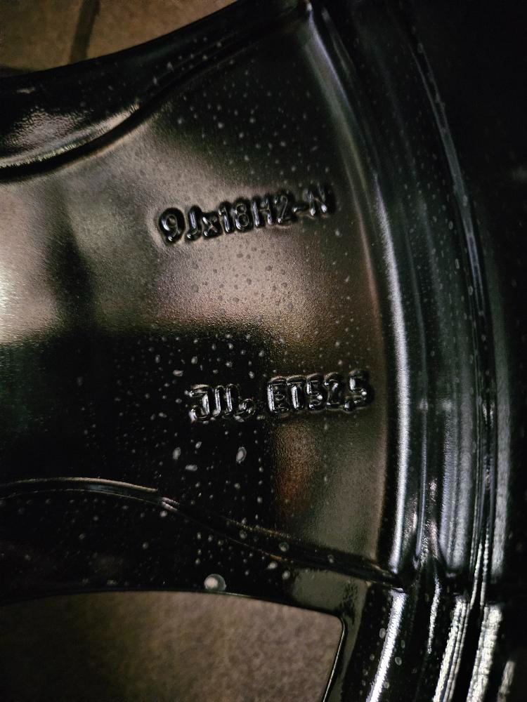 Prodám novou Originální letní sadu alu kol Mercedes - 3